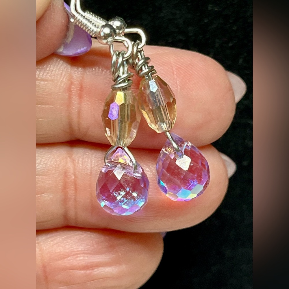 🌓 stunning  Swarovski briolette and yellow accented earrings-Feb birthday
